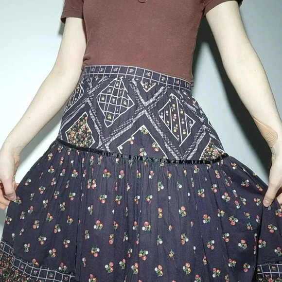 Vintage Navy and Pink Floral Midi Skirt - Picture 7 of 14